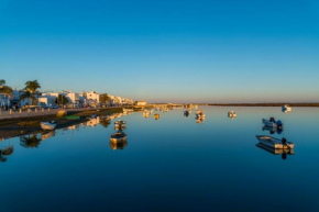Comfortable and friendly 2BedroomApt with Pool, terrace, Bbq, Ac in Santa Luzia